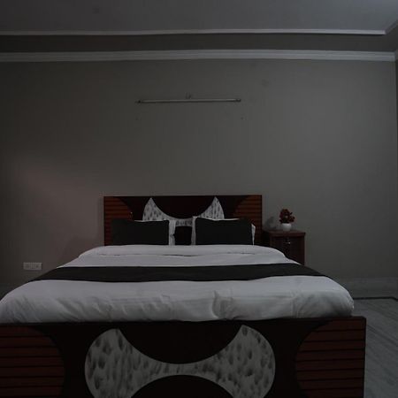 Play-Sunflower Omega-1 Couple Friendly Greater Noida Luaran gambar