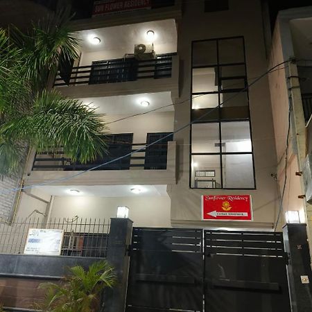 Play-Sunflower Omega-1 Couple Friendly Greater Noida Luaran gambar