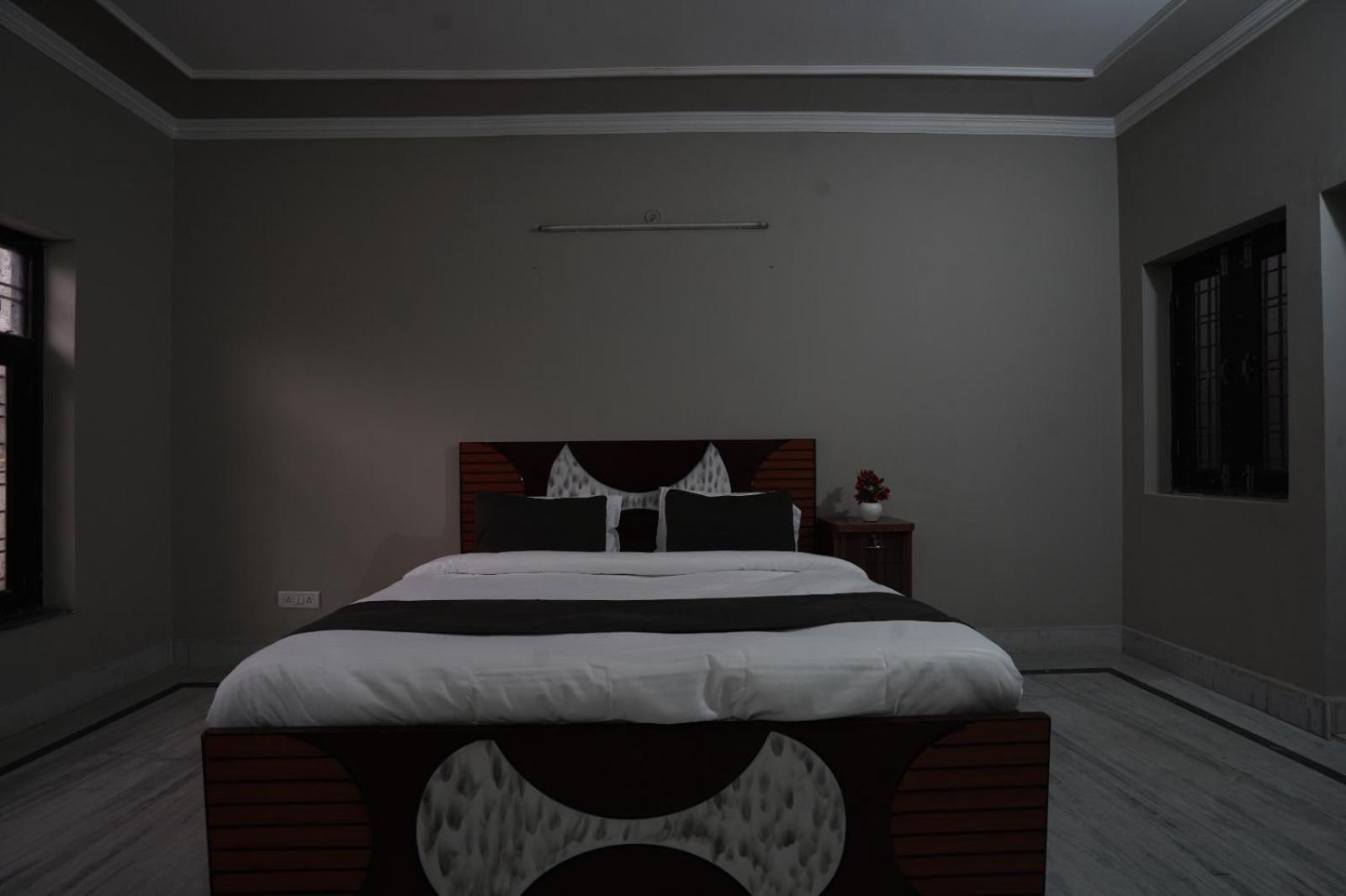 Play-Sunflower Omega-1 Couple Friendly Greater Noida Luaran gambar